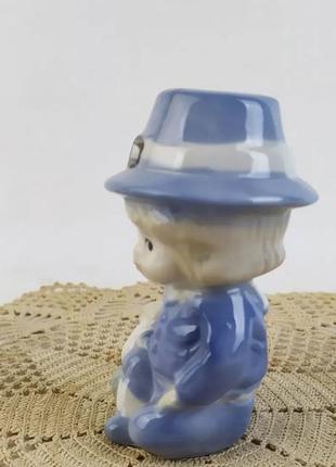Вінтажна порцелянова статуетка