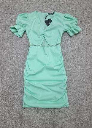 Cтильное нарядное мятное платье платьице prettylittlething xs-s