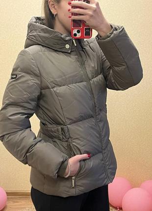 Пухова жіноча куртка blue guess