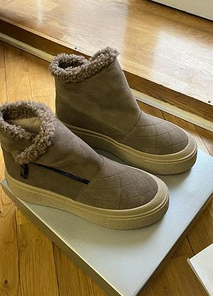 Зимние ботинки