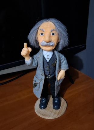 Энштейн альберт. фигурка из полимерной глины и текстиля. ручная работа.