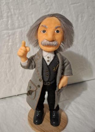 Энштейн альберт. фигурка из полимерной глины и текстиля. ручная работа.