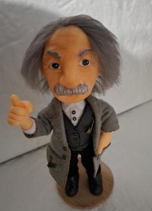 Энштейн альберт. фигурка из полимерной глины и текстиля. ручная работа.