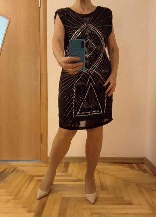 Витончене шифонове плаття розшите бісером з красивою спинкою. розмір 14