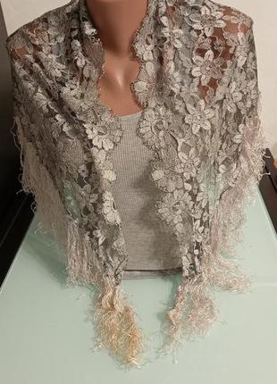 Платок шелковый с бахромой