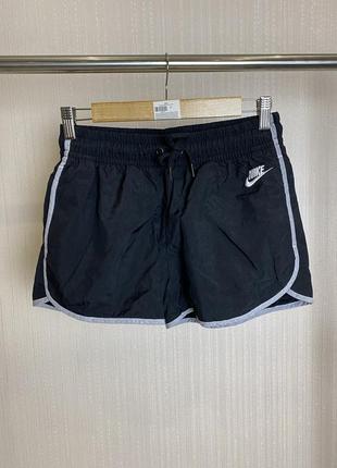 Женские спортивные шорты nike