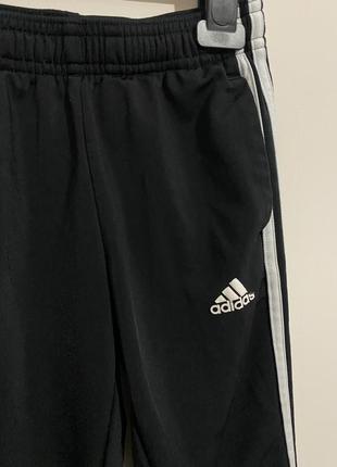 Спортивные штаны adidas 122/128 см 7/8 лет