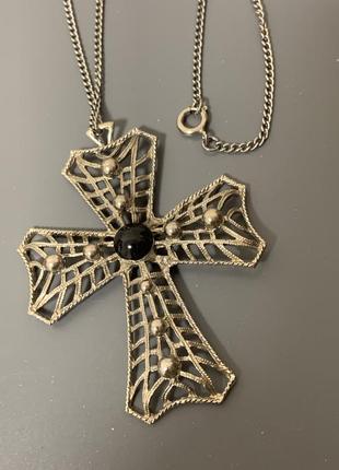 Крестик на цепочке7 фото