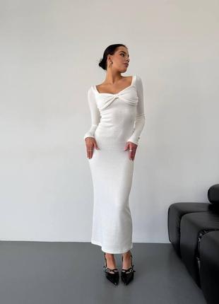 Теплое длинное платье