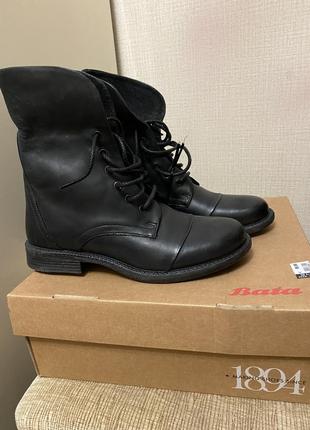 Трендовые кожаные ботинки bata