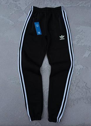 Спортивні штани adidas