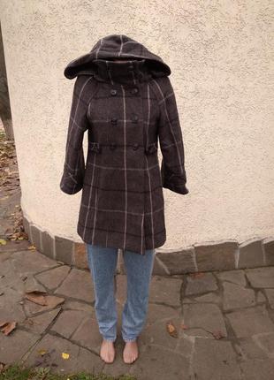 Клетчастое пальто с капюшоном от zara 65%шерсть