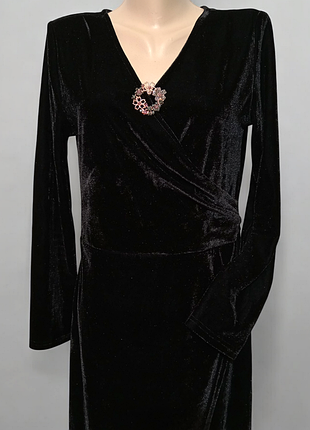 Чорне оксамитове велюрове плаття.