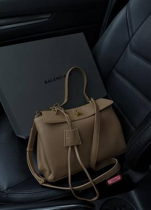 Сумка бежевая кожаная4 фото