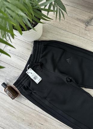 Спортивные штаны adidas