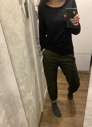 Черный базовый лонгслив