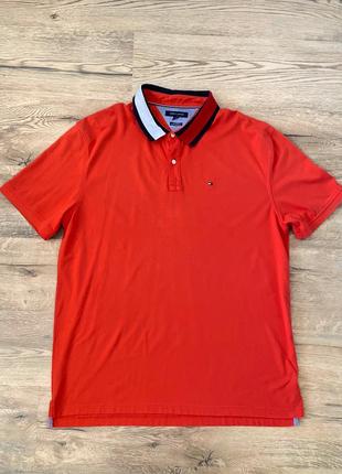 Червоне поло tommy hilfiger з лого на комірі