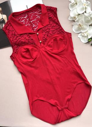 Червоний вінтажний боді з чашками на кісточках triumph