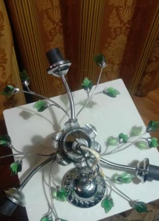 Продам люстру