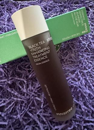 Разглаживающая и укрепляющая эссенция тоник innisfree black tea youth enhance treat essence  145ml