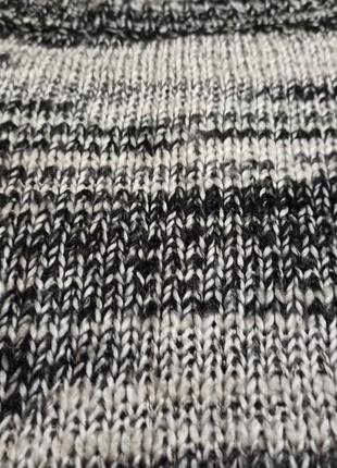 Тонкий свитер divided5 фото
