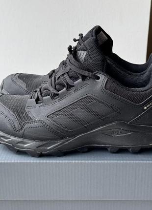 Кроссовки adidas gore-tex