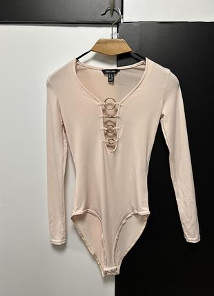 Боді пудрового кольору