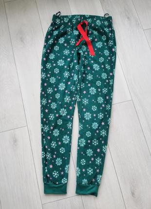 Піжамні або домашні штани з лісу зі сніжинками