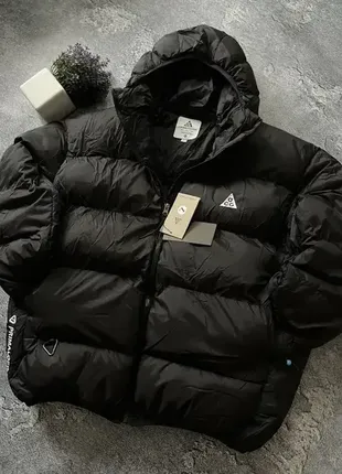 Черный пуховик nike acg
