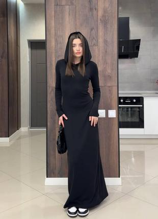 Сукня жіноча довга з капюшоном