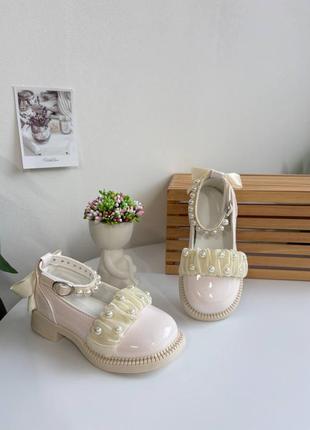 Туфлі для дівчинки