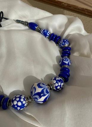 Сине ожерелье ручной работы с орнаментом