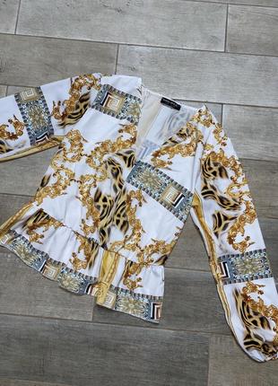 Біла блузка,принт версаче,баска