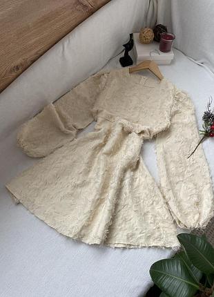 Кремова коротка сукня з бахрамою shein