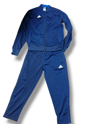 Спортивный костюм adidas. оригинал.