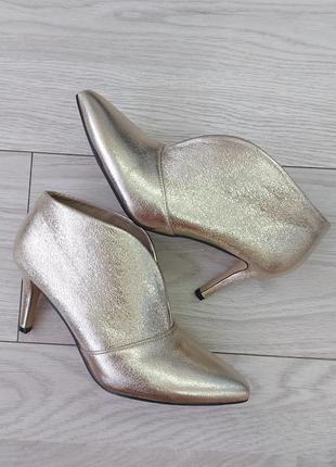 Золотые туфли jd williams