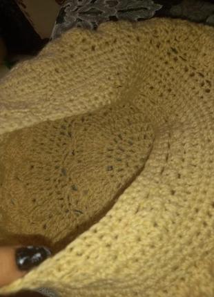 Берет теплый красивого молочного цвета