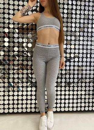 Распродажа спортивный комплект calvin klein: топ и лосины спортивный костюм для фитнеса спорта