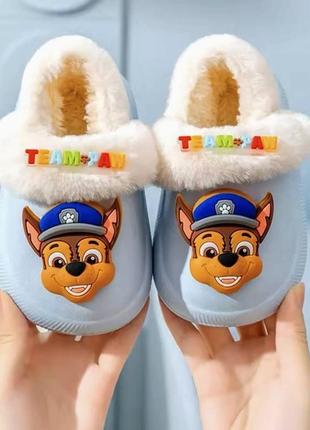 Домашние тапочки кроксы