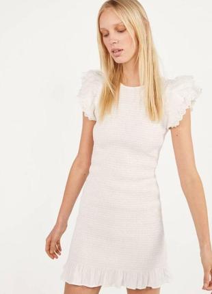 Платье платье bershka хс с мини резинка белое zara