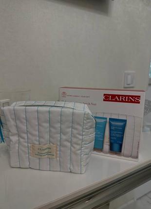 Косметичка clarins