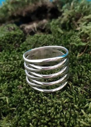 Стильная серебряная кольца