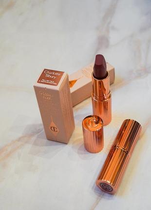 Помада charlotte tilbury matte revolution pillow talk medium