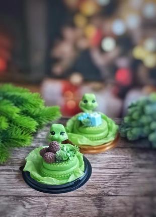 Мыло змея с подарком в куполе