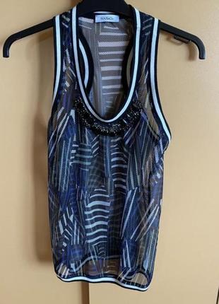 Майка с камнями