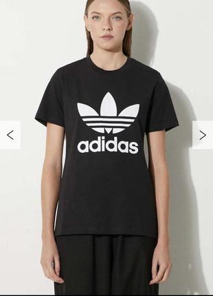 Футболка adidas