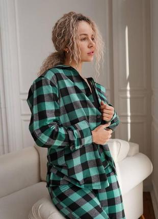 Пижама женская байковая теплая брюки рубашка в клетку зимняя на зимний домашний костюм новогодняя зеленая красная