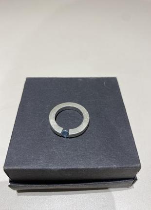 Серебряное кольцо с камнем