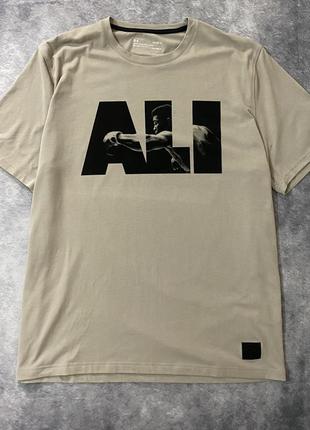 Under armour muhamed ali | size l