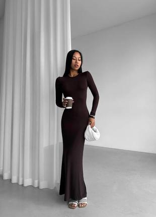 Сукня максі, яка ідеально сяде на будь-яку фігуру